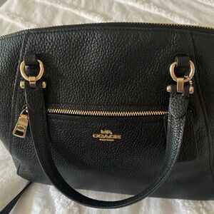 Women’s coach crossbody purse super cute